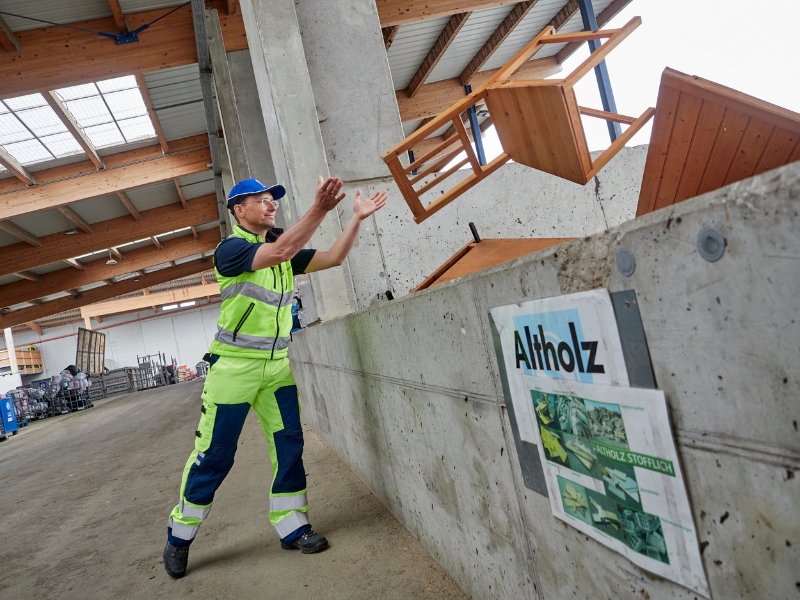 Arbeiten am Recyclingplatz